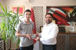 ERZİNCANLI BAŞARILI ÖĞRENCİLERDEN MÜFTÜLÜĞE ZİYARET