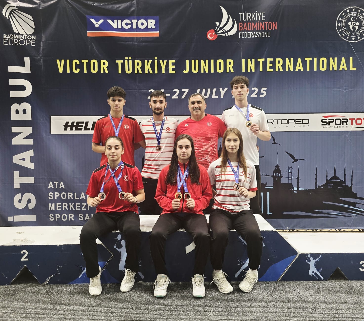 ERZİNCANLI SPORCULAR İSTANBUL’DA TÜRKİYE’NİN YÜZ AKI OLDULAR.