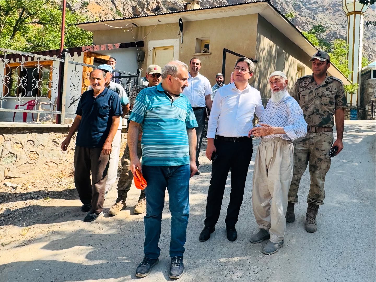 KAYMAKAM EMİRHAN ARIKAN AŞAĞI UMUTLU KÖYÜNÜ ZİYARET ETTİ