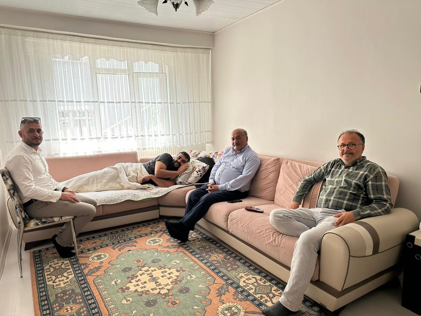 MİLLETVEKİLİ KARAMAN’DAN LALELİ KÖYÜ MUHTARI HİLMİ SAĞIRLI’YA GEMİŞ OLSUN ZİYARETİ