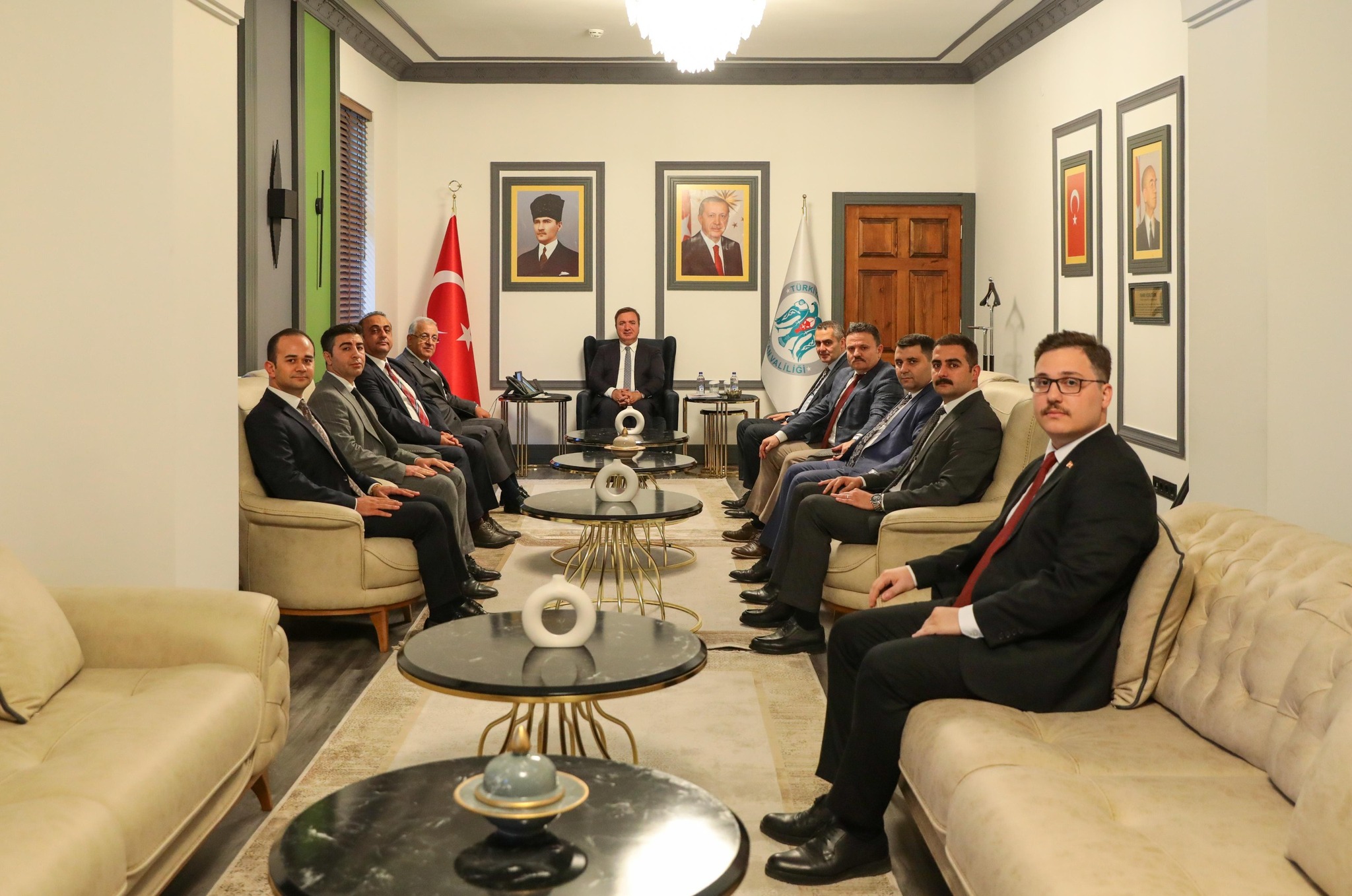 MÜLKİYE BAŞMÜFETTİŞİ ATİLLA ŞAHİN VE BERABERİNDEKİ HEYETTEN ERZİNCAN VALİLİĞİNE ZİYARET