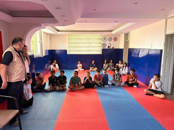 SPOR KULÜBÜ ÖĞRENCİLERİNE GIDA GÜVENLİĞİ VE ETİKET OKURYAZARLIĞI EĞİTİMİ
