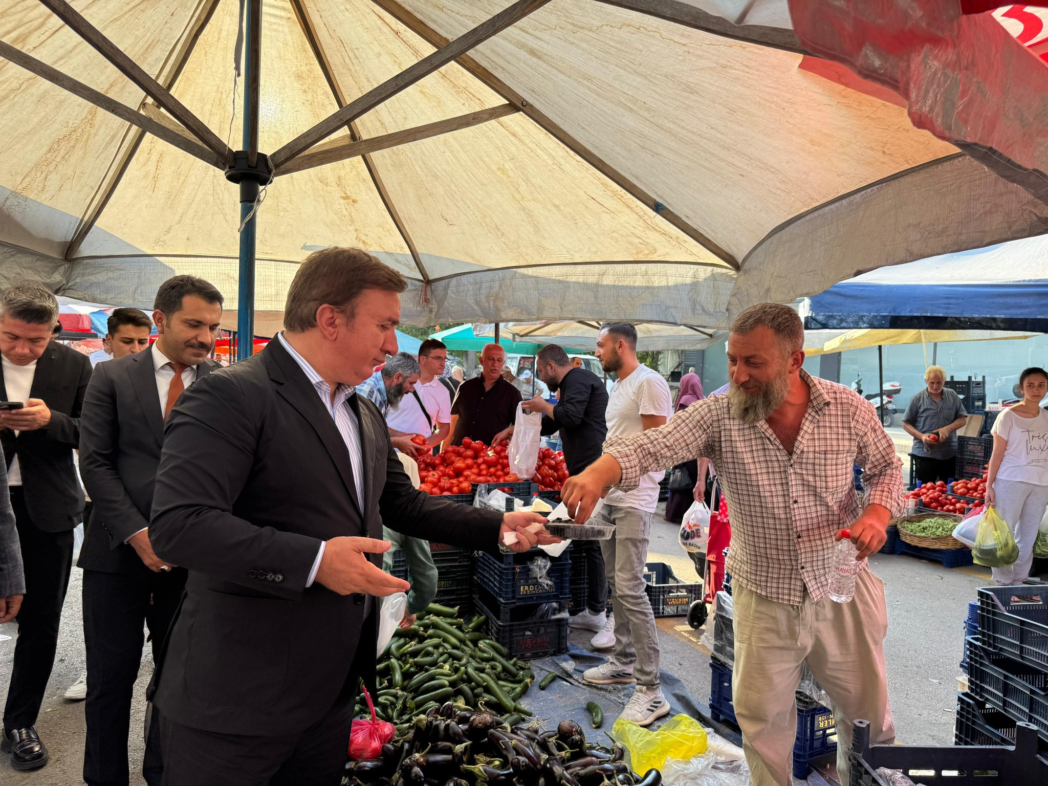 VALİ AYDOĞDU SALI PAZARINI ZİYARET ETTİ