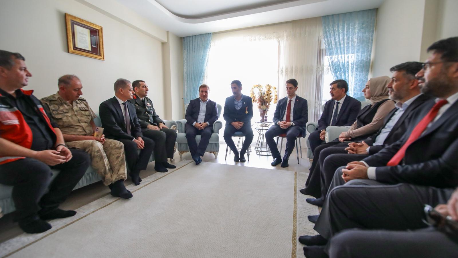 VALİ AYDOĞDU’DAN GAZİ MUSTAFA ÇATMA’YA ZİYARET