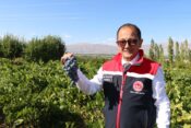 ALPER KOÇAKER’DEN GÖLPINAR KÖYÜ’NDE ÜRETİCİ ZİYARETİ