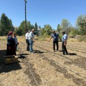 BAHÇE KÜLTÜRLERİ ARAŞTIRMA ENSTİTÜSÜ’NDEN ÇİFTÇİYE DESTEK