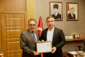 DR. MAHMUT YILMAZ’A ERZİNCAN VALİLİĞİ’NDEN TAKDİRNAME