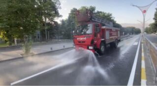 ERZİNCAN’DA ANA CADDELER TEMİZLENDİ