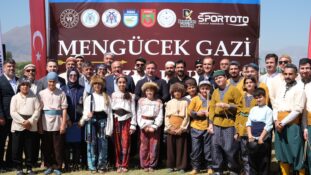 GELENEKSEL TÜRK OKÇULUĞU RÜZGÂRI ESTİ
