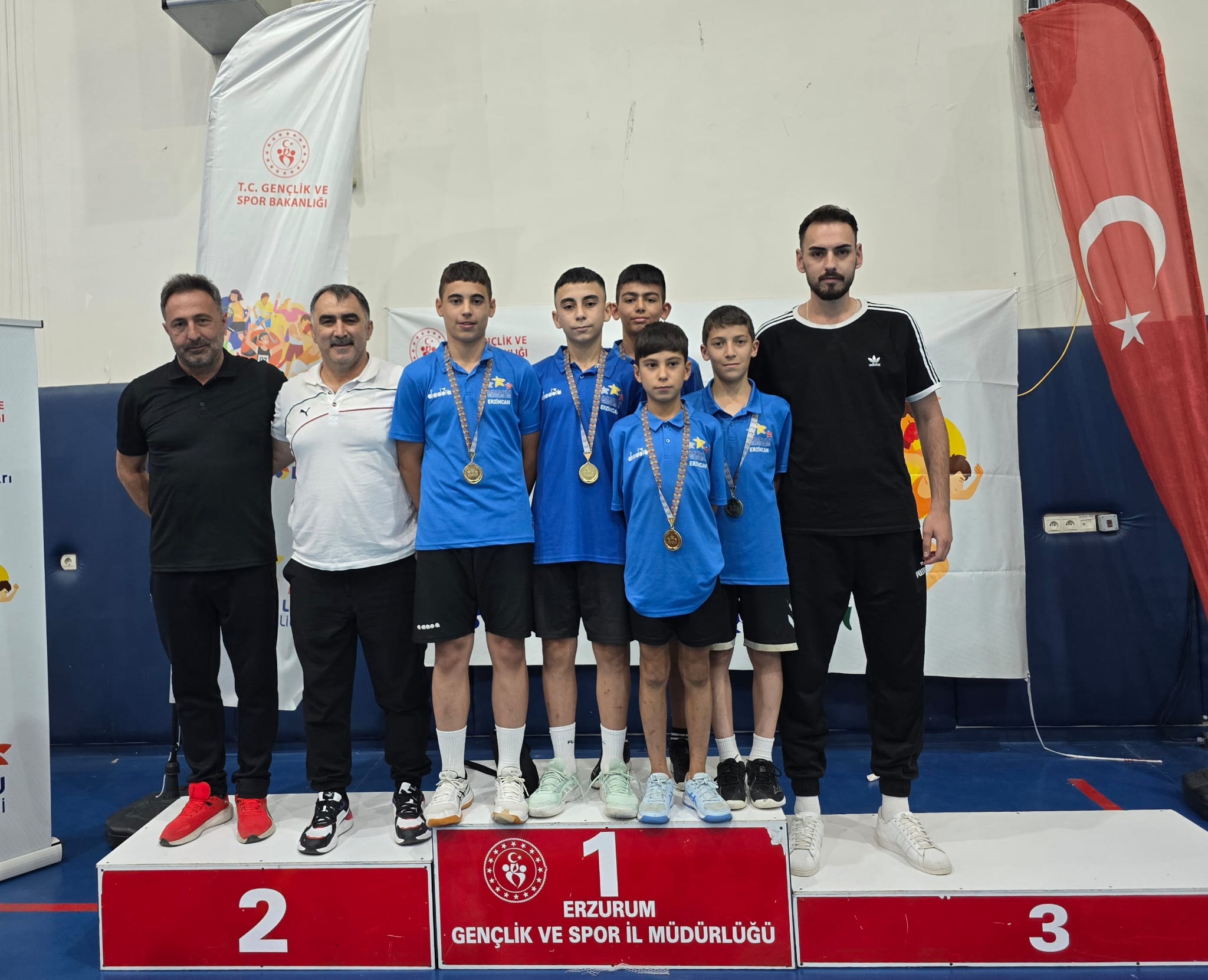 ERZİNCANLI BADMİNTONCULAR ERZURUM’DA FİNALE YÜKSELDİ