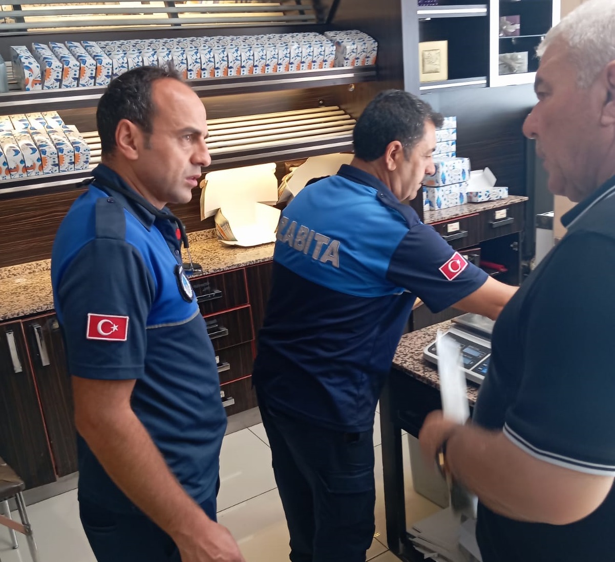 ERZİNCAN BELEDİYESİ ZABITA EKİPLERİNDEN DÜZENLİ DENETİM