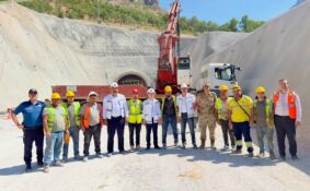 KAYMAKAM ARIKAN VE BAŞKAN ATMACA, TÜNEL ŞANTİYESİNİ İNCELEDİ