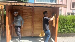 MAHALLELERE KAPALI OTOBÜS DURAKLARI YAPILIYOR