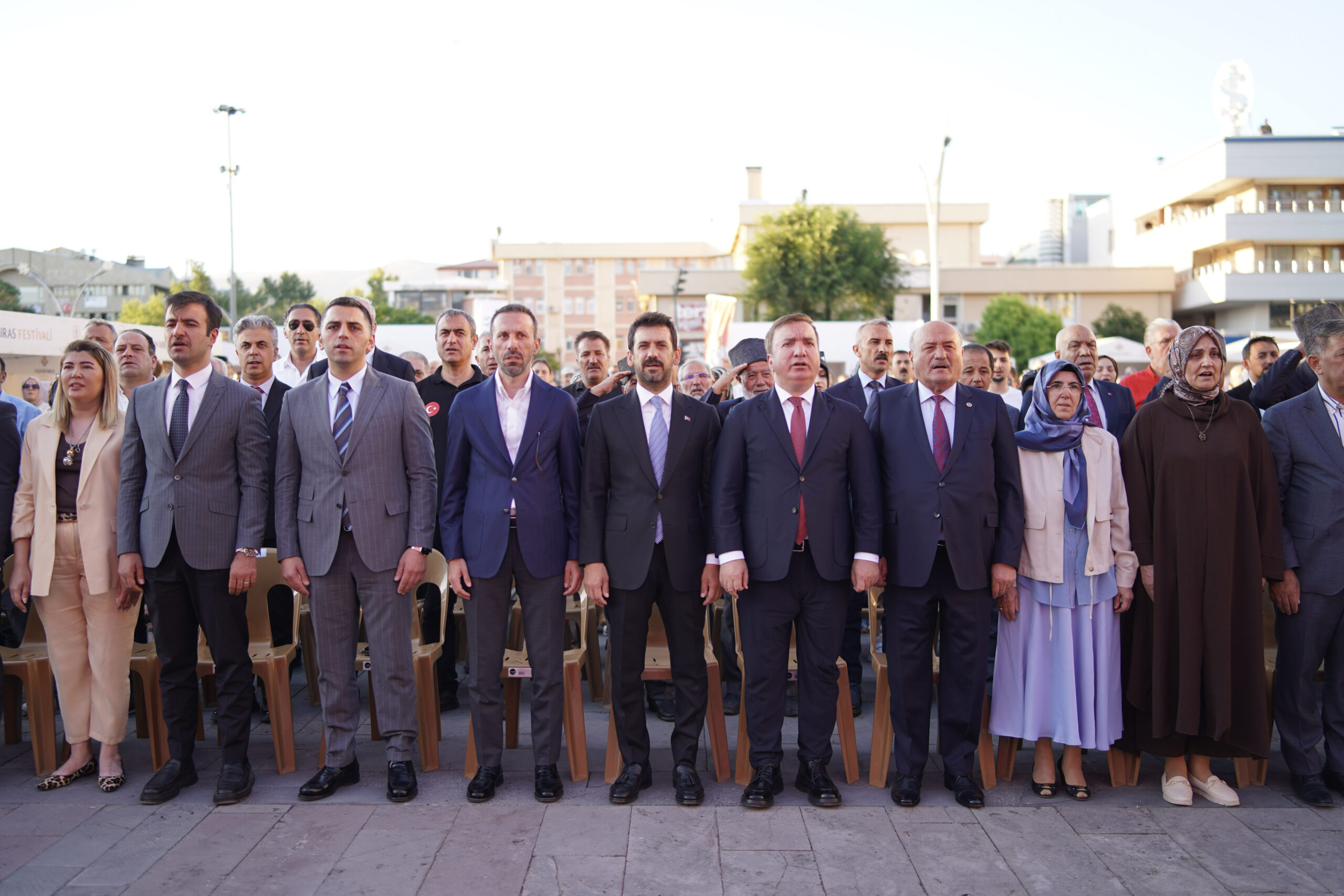 SANATSEVERLERİN YOĞUN İLGİ GÖSTERDİĞİ ERZİNCAN YAŞAYAN MİRAS FESTİVALİ SONA ERDİ