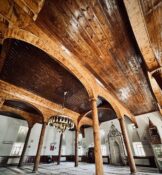 571 YILLIK OSMANLI MİRASI: GÜLABİBEY CAMİİ HÂLÂ AYKTA