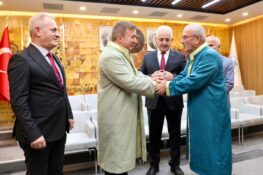 AHİLİK HAFTASINDA USTA, KALFA VE ÇIRAKLARA ONUR PLAKETİ