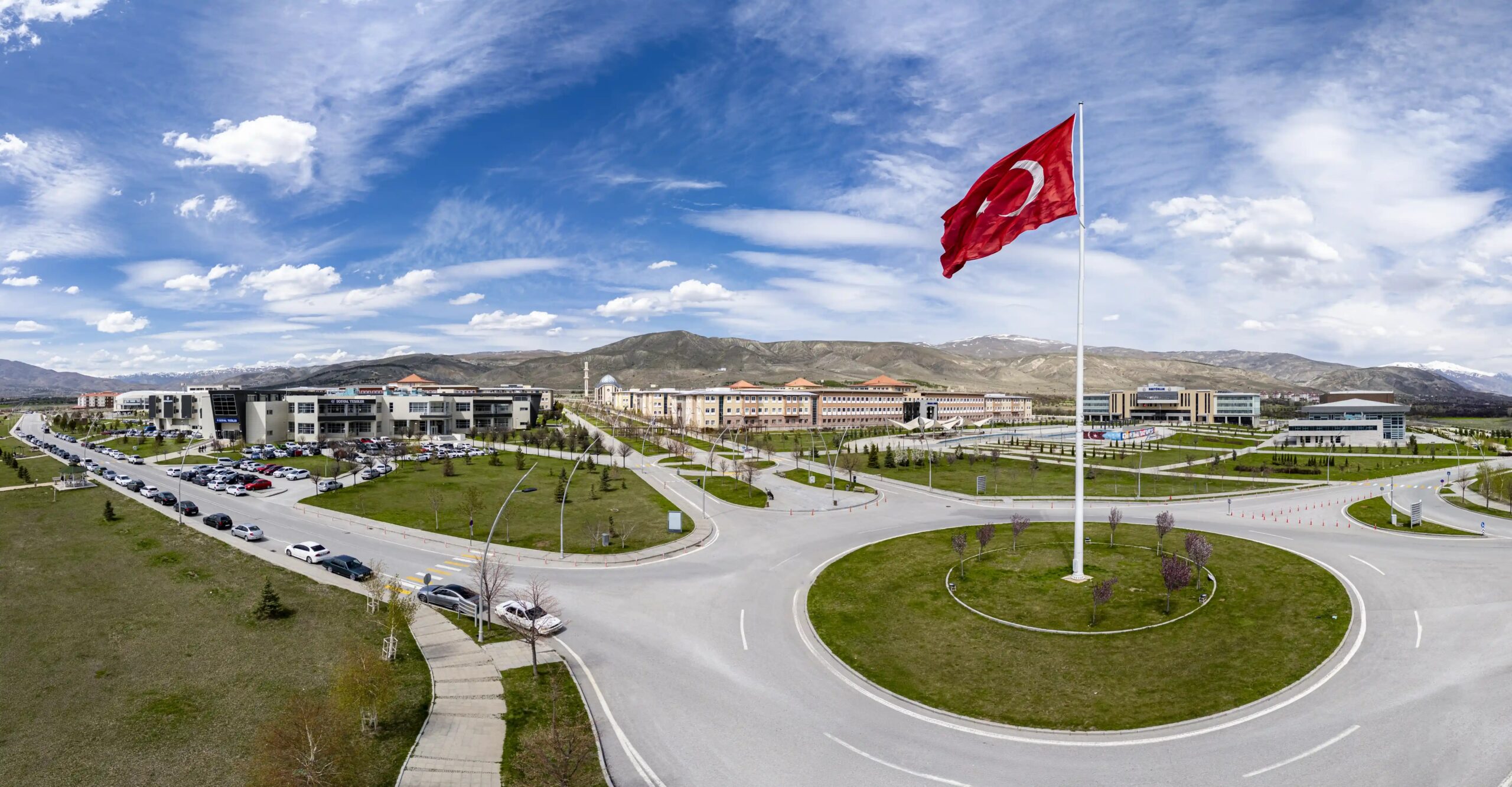 EBYÜ, AKADEMİK YAYIN BAŞARISIYLA TÜRKİYE’DE ZİRVEYE YÜKSELDİ
