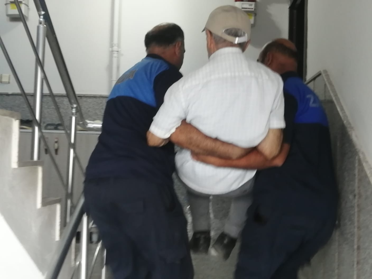 ERZİNCAN ZABITASI ENGELLERİ KUCAKLAYARAK AŞTI
