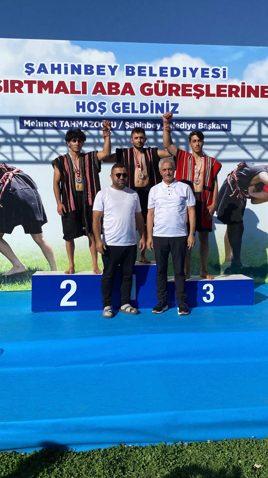 ERZİNCANLI GÜREŞÇİ MUZAFFER YILDIRIM TÜRKİYE İKİNCİSİ OLDU