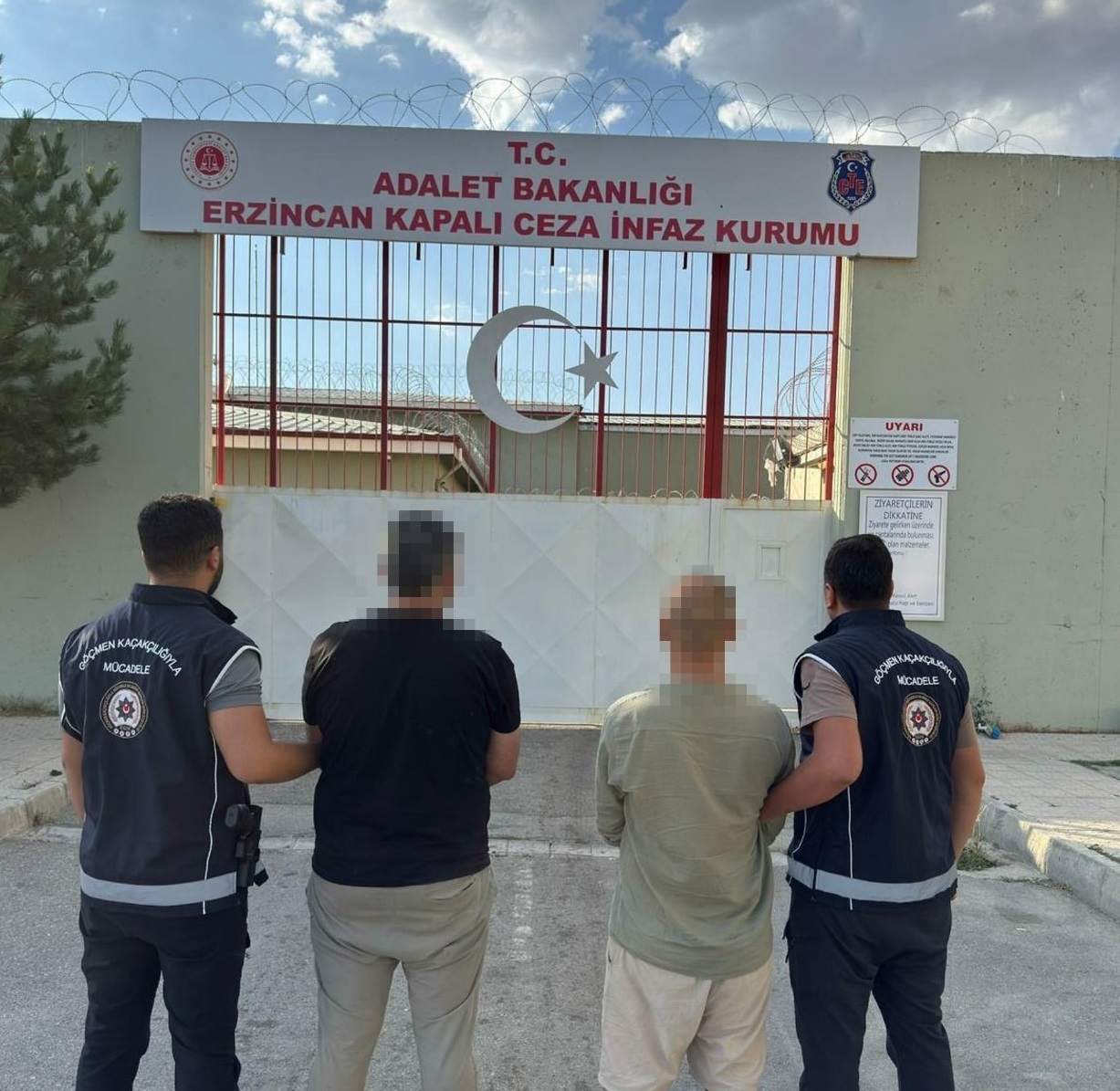 ERZURUM-ERZİNCAN KARAYOLUNDA GÖÇMEN KAÇAKÇILIĞI OPERASYONU