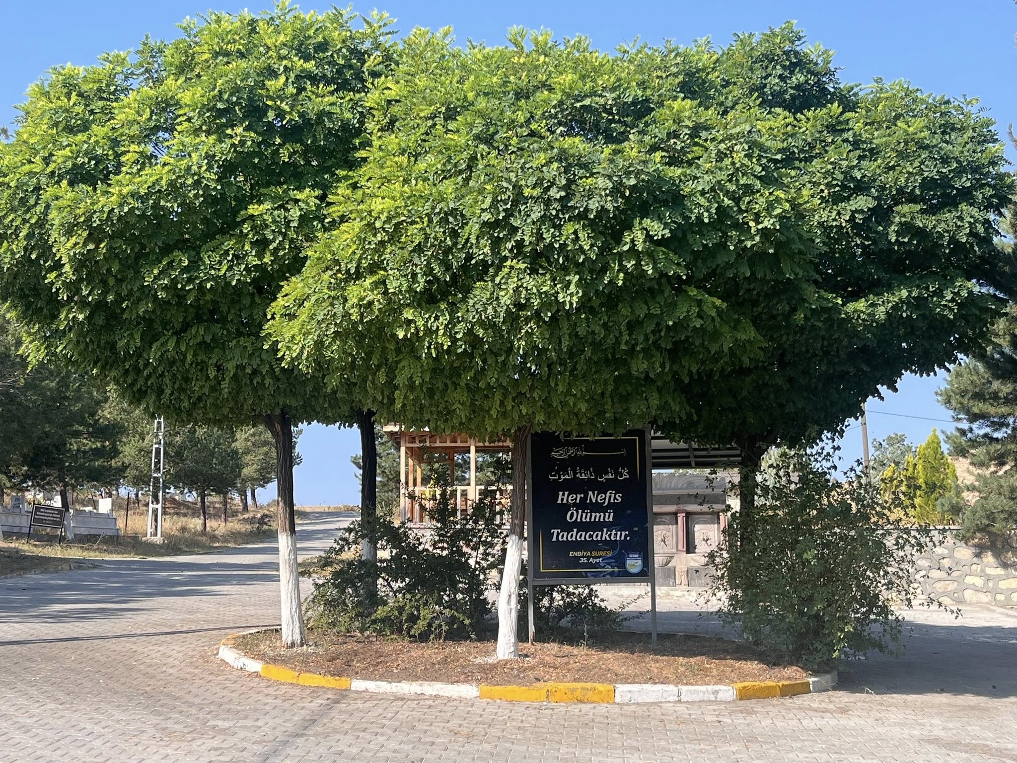 KEMAH’TA MEZARKLIK RESTORASYONU TAMAMLANDI