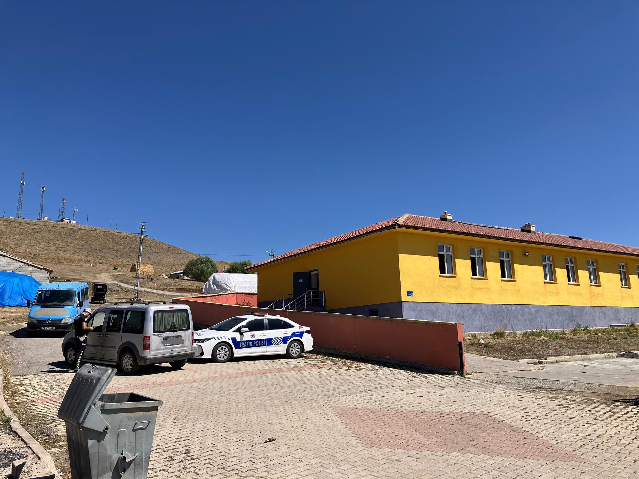 OTLUKBELİ’DE OKUL ÇEVRESİ VE SERVİSLERDE SIKI DENETİM