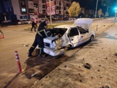 ASLANLI MAHALLESİ’NDE GECE YARISI TRAFİK KAZASI