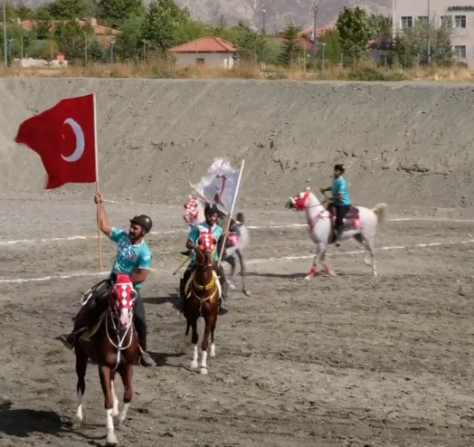 ATLI CİRİT TÜRKİYE ÇEYREK FİNALLERİ ERZİNCAN’DA NEFES KESTİ