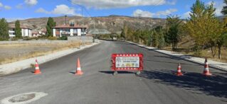 ERZİNCAN BELEDİYESİ ŞEHİR GENELİNDE YOL VE KALDIRIM ÇALIŞMALARINI SÜRDÜRÜYOR