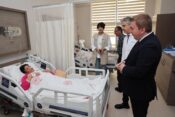 ERZİNCAN VALİSİ AYDOĞDU’DAN HASTANE ZİYARETİ