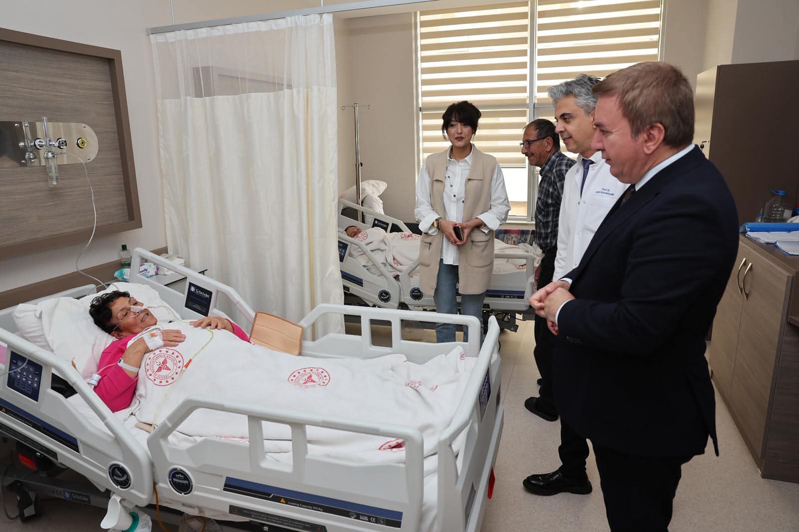 ERZİNCAN VALİSİ AYDOĞDU’DAN HASTANE ZİYARETİ