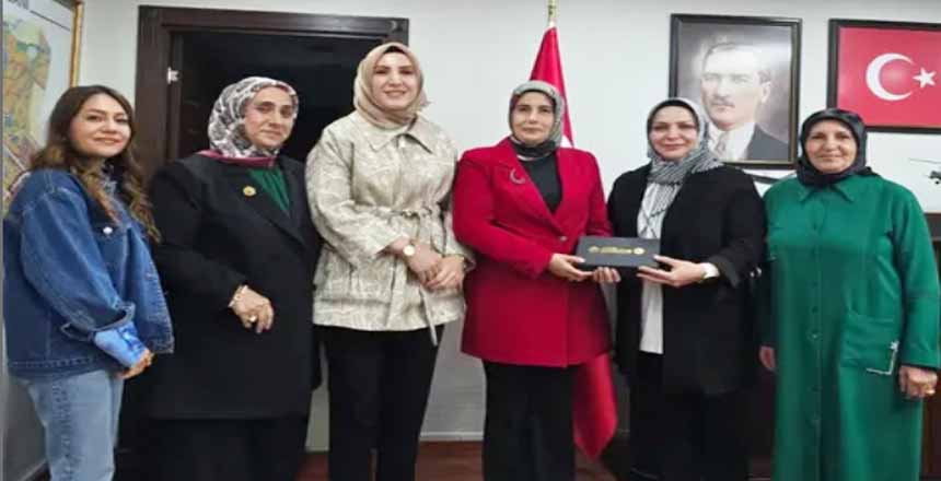 EV İŞÇİLERİNİN MÜCADELESİNE KADIN DAYANIŞMASI DESTEĞİ