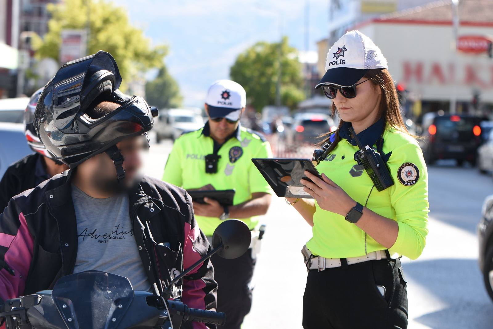 MOTOSİKLET DENETİMİ: 5 ARAÇ TRAFİKTEN MEN EDİLDİ