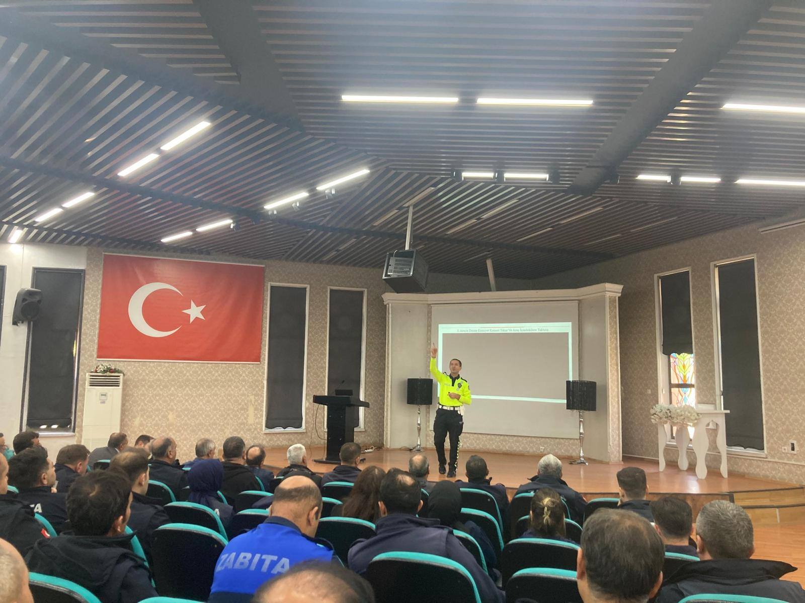 TRAFİK GÜVENLİĞİ EĞİTİMİ GERÇEKLEŞTİRİLDİ