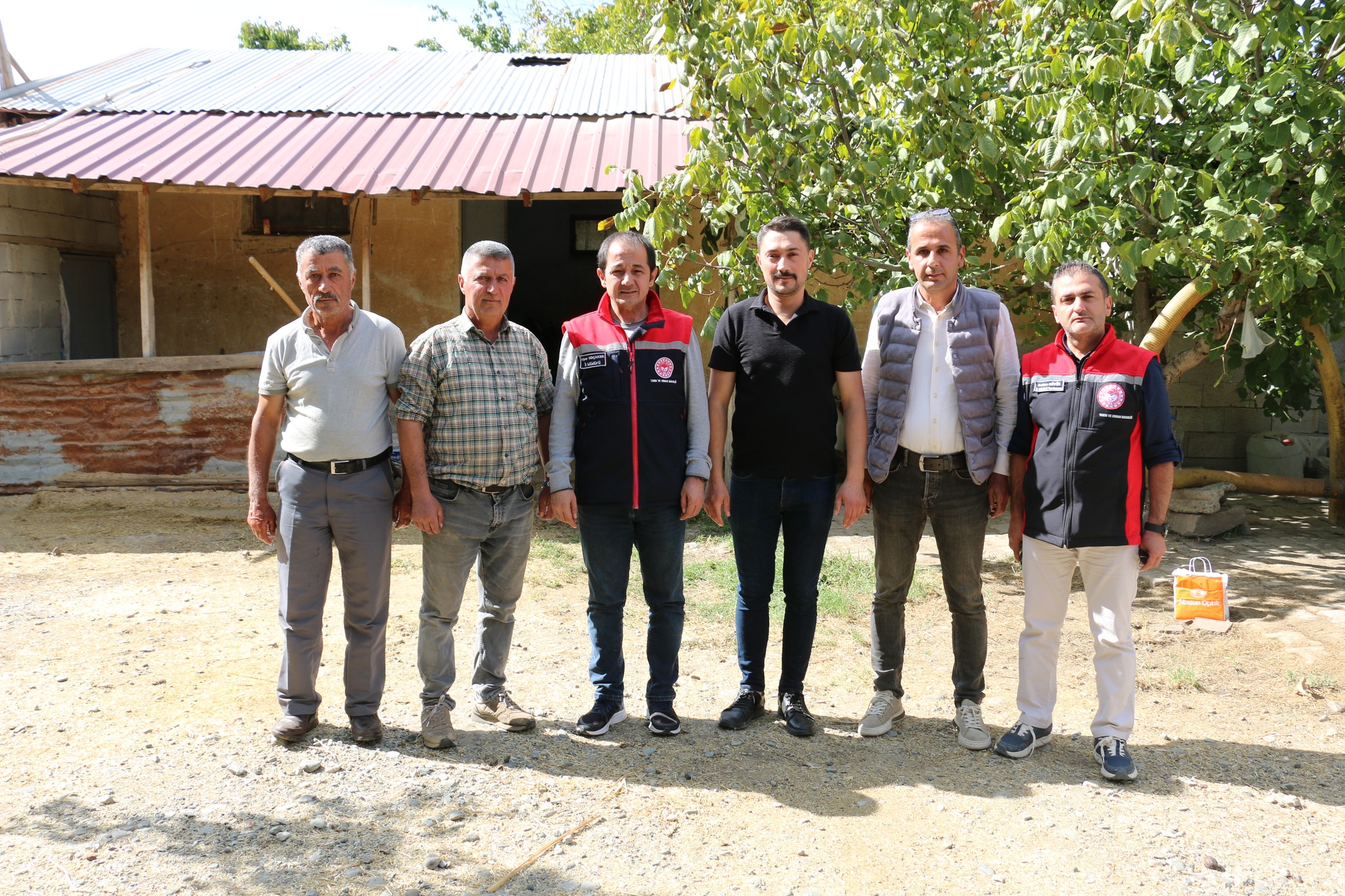 ULUKÖY’DE GENÇ ÇİFTÇİYE “KIRSALDA BEREKET” DESTEĞİ