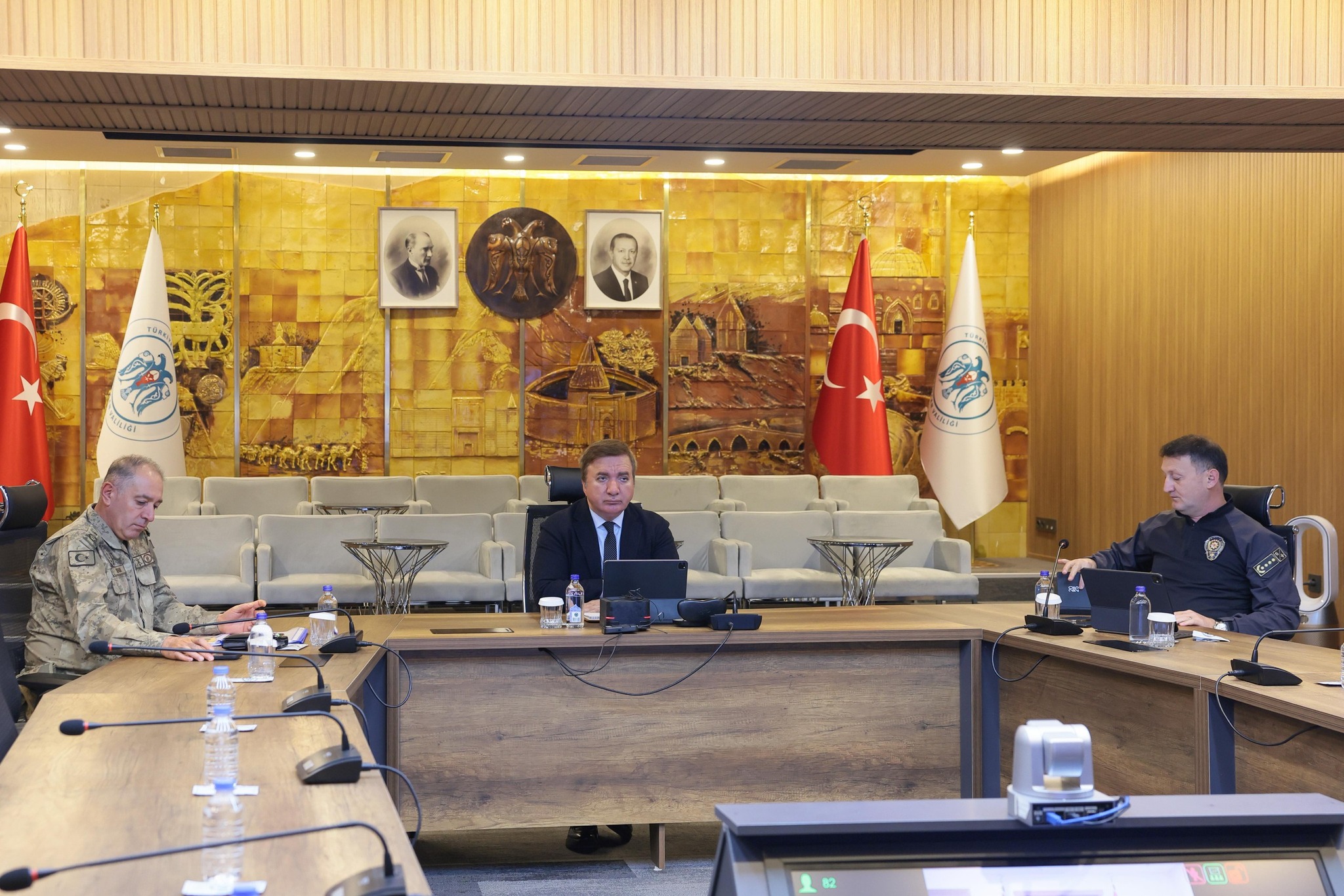 VALİ AYDOĞDU, BAKAN YERLİKAYA BAŞKANLIĞINDAKİ VKS TOPLANTISINA KATILDI