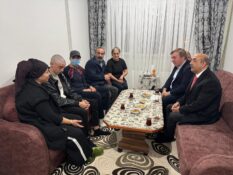 VALİ AYDOĞDU’DAN AMELİYAT ÖNCESİ MORAL ZİYARETİ
