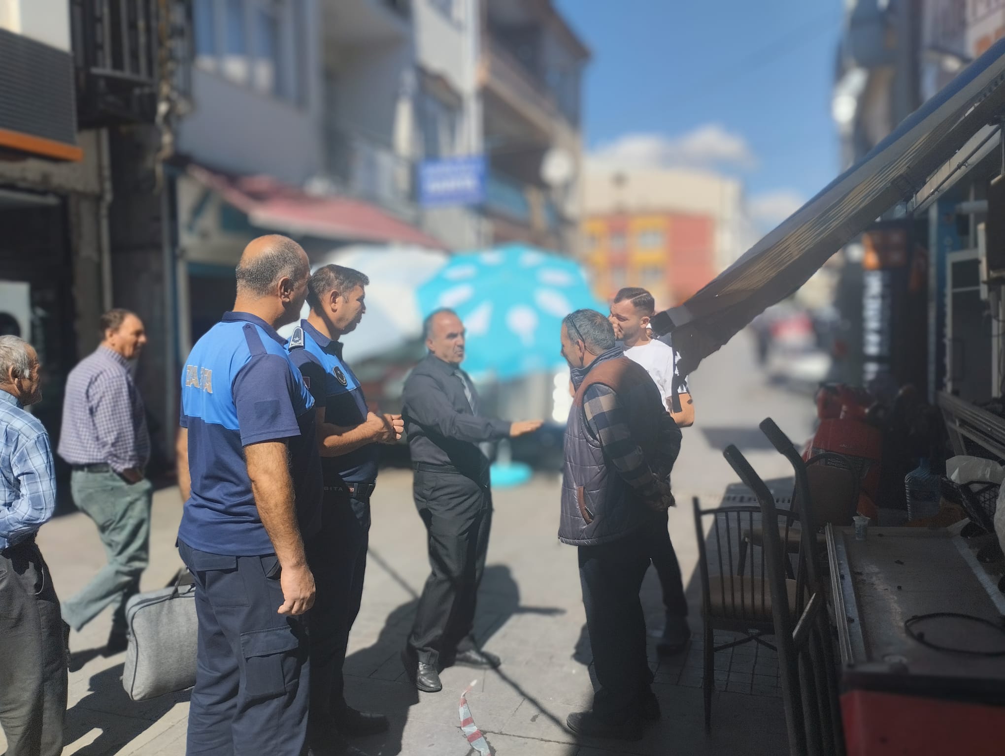 ZABITA EKİPLERİ ESNAFLARI UYARDI