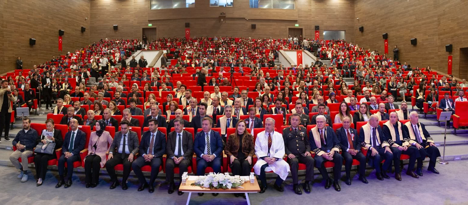 BİNALİ YILDIRIM ÜNİVERSİTESİ 20. YILINDA YENİ AKADEMİK YILA TÖRENLE BAŞLADI