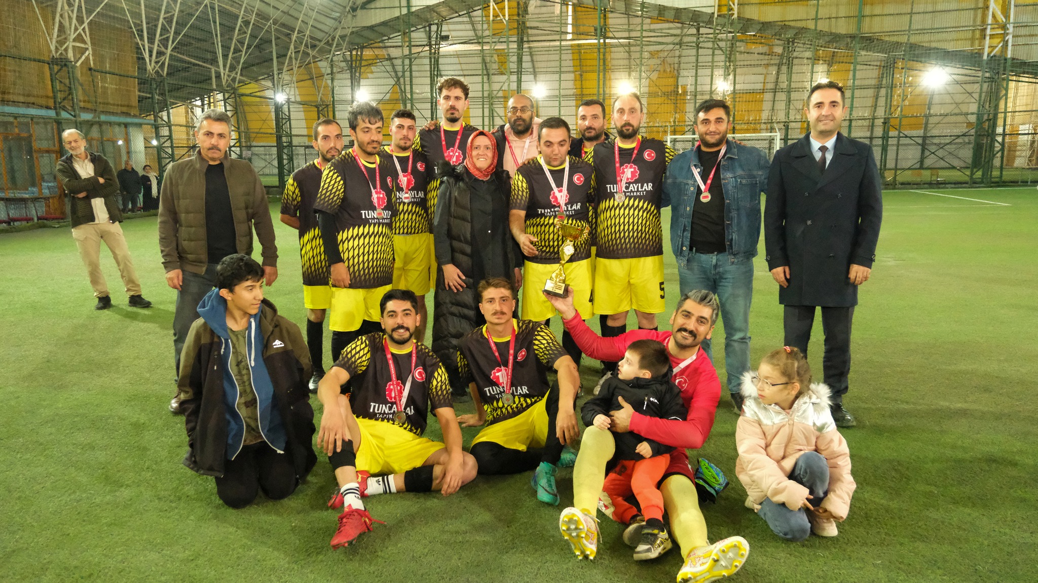 ERZİNCAN BELEDİYESİ BİRİMLER ARASI HALI SAHA FUTBOL TURNUVASI SONA ERDİ