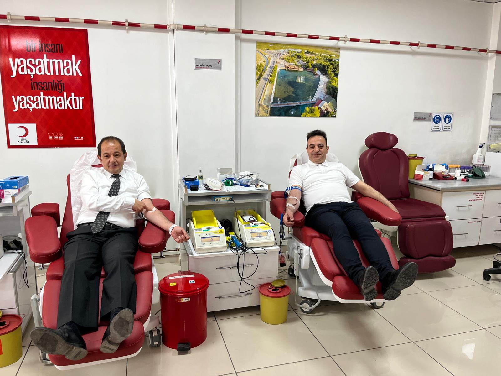 ERZİNCAN İL MÜDÜRÜ KOÇAKER’DEN KIZILAY’A DESTEK ZİYARETİ