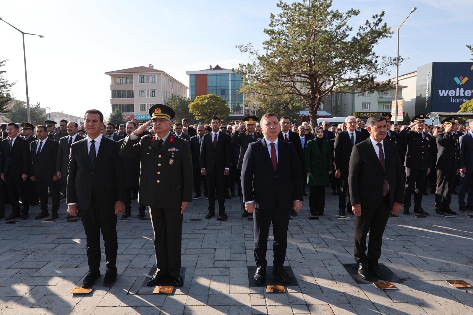 ERZİNCAN’DA 10 KASIM ATATÜRK’Ü ANMA TÖRENİ DÜZENLENDİ