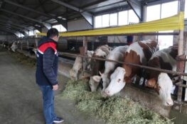 ERZİNCAN’DA 100 BAŞLIK HAYVANCILIK İŞLETMESİNE ZİYARET