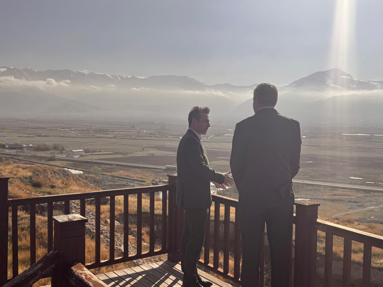 KAYMAKAM KARADAĞ’DAN ALTINTEPE HÖYÜĞÜ’NDE İNCELEME