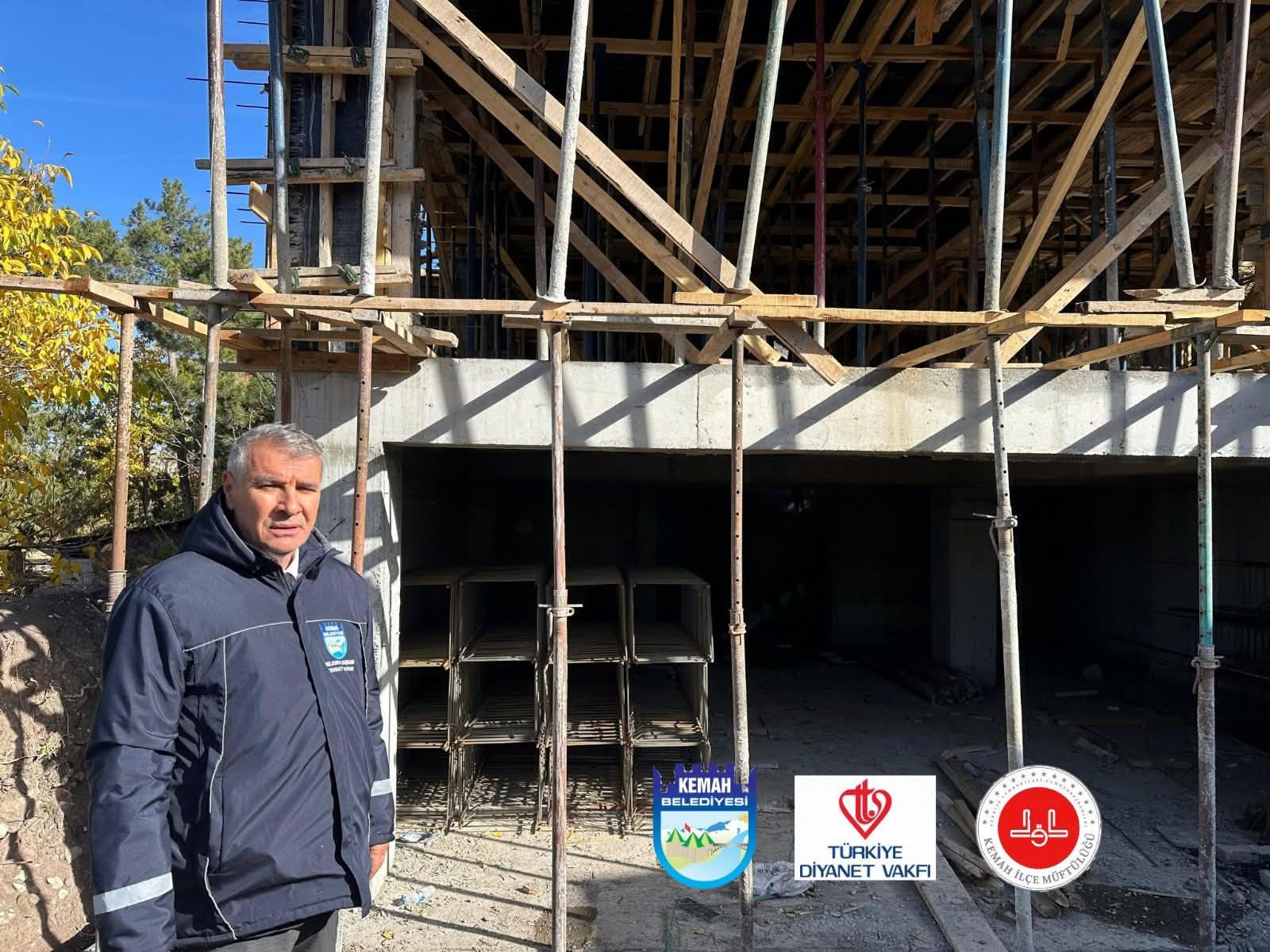 KEMAH BELEDİYESİ KUR’AN KURSU VE MÜFTÜLÜK HİZMET BİNASI İNŞAATINDA HIZLI ÇALIŞMA