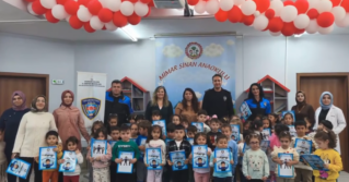 MİMAR SİNAN ANAOKULU ÖĞRENCİLERİNE POLİSLERDEN GÜVENLİK EĞİTİMİ
