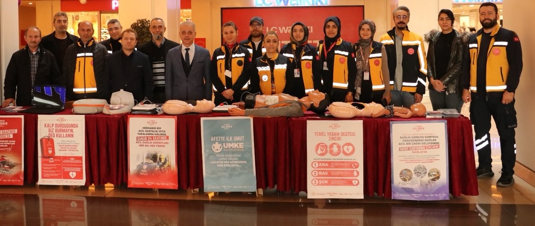 ACİL SAĞLIK HİZMETLERİ HAFTASINDA ERZİNCAN’DA BİLGİLENDİRME STANDI KURULDU