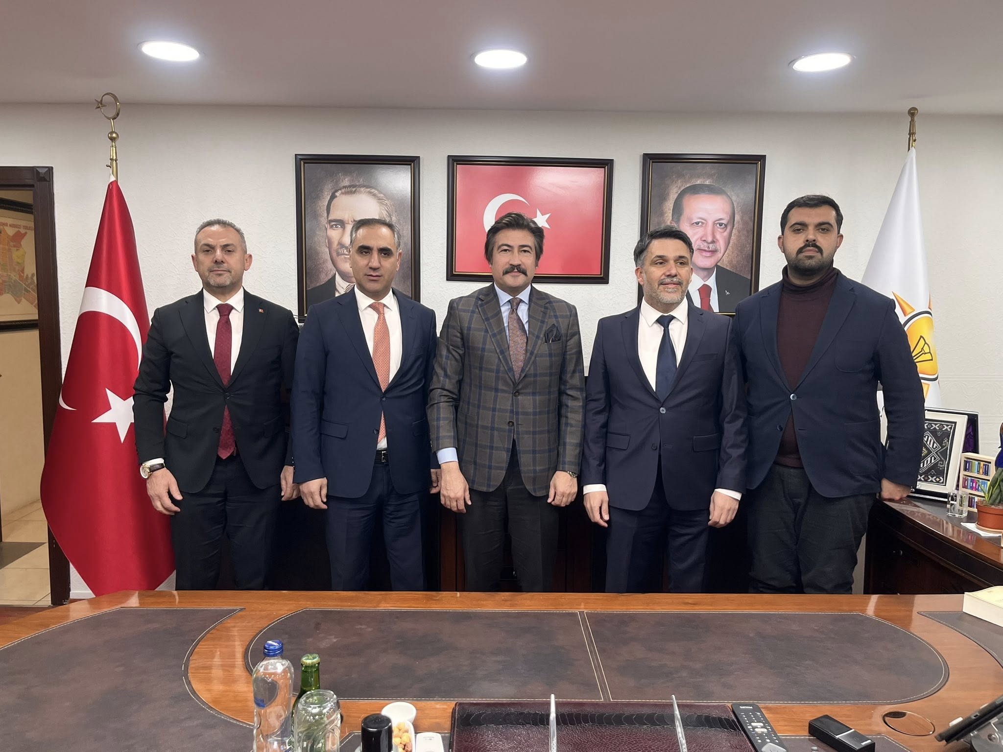 AK PARTİ DENİZLİ MİLLETVEKİLİ ÖZKAN VE MKYK ÜYESİ ÇAKIR İL BAŞKANLIĞINDA AĞIRLANDI