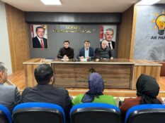 AK PARTİ ERZİNCAN İL BAŞKANLIĞINDA YÜRÜTME VE YÖNETİM KURULU TOPLANTISI