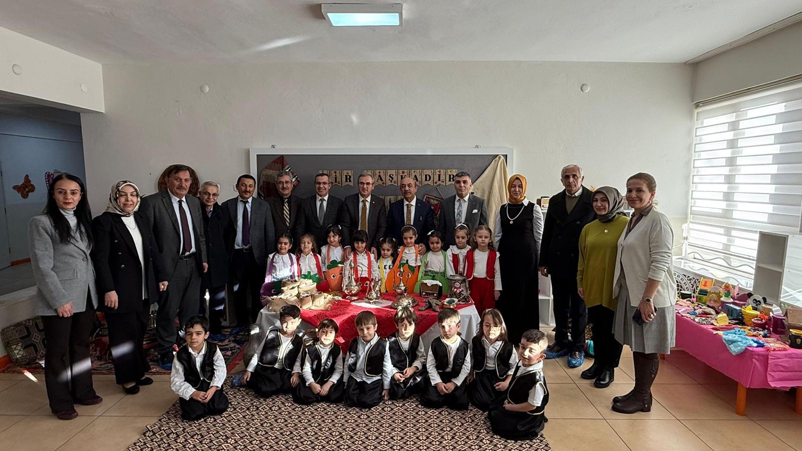 ANAOKULUNDA “TUTUM, YATIRIM VE TÜRK MALLARI HAFTASI” ETKİNLİĞİ